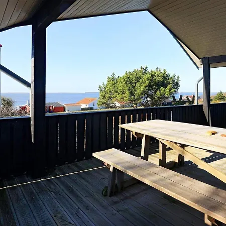 Holiday home Three-bedroom Holiday In Esbjerg V 2